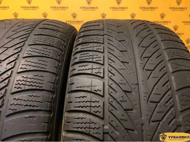 Goodyear UltraGrip 8 Performance 215/55 R17