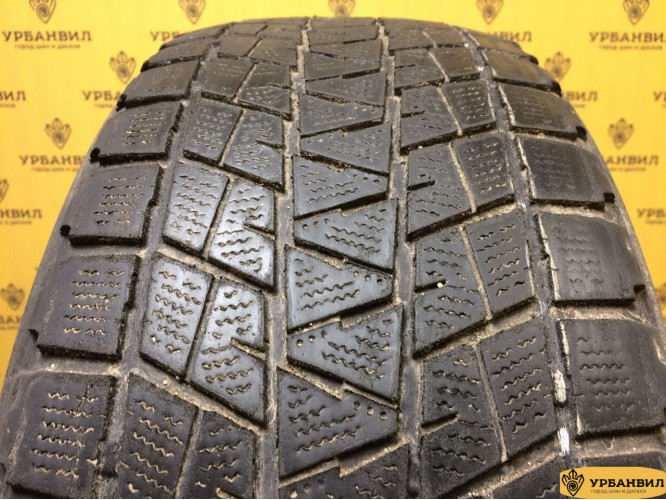 Bridgestone Blizzak DM-V1 235/60 R18 107W