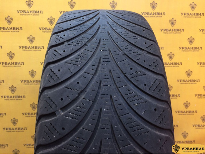 Goodyear UltraGrip Extreme 215/55 R17 94T